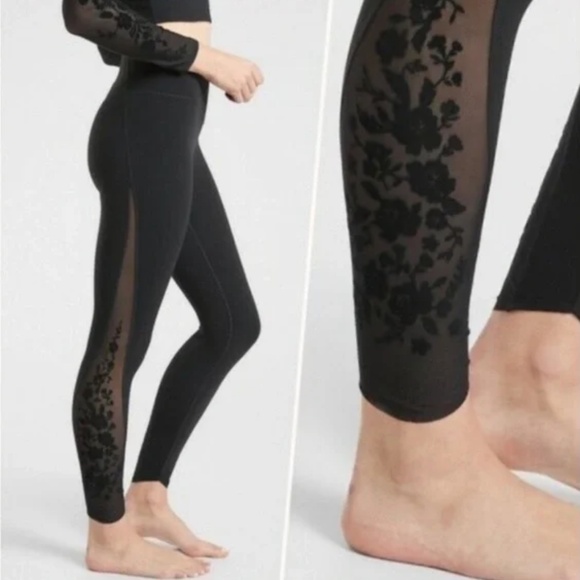 Athleta Pants - Athleta Rare Velvet Rose 7/8 Tight - Limited Edition - Size S.